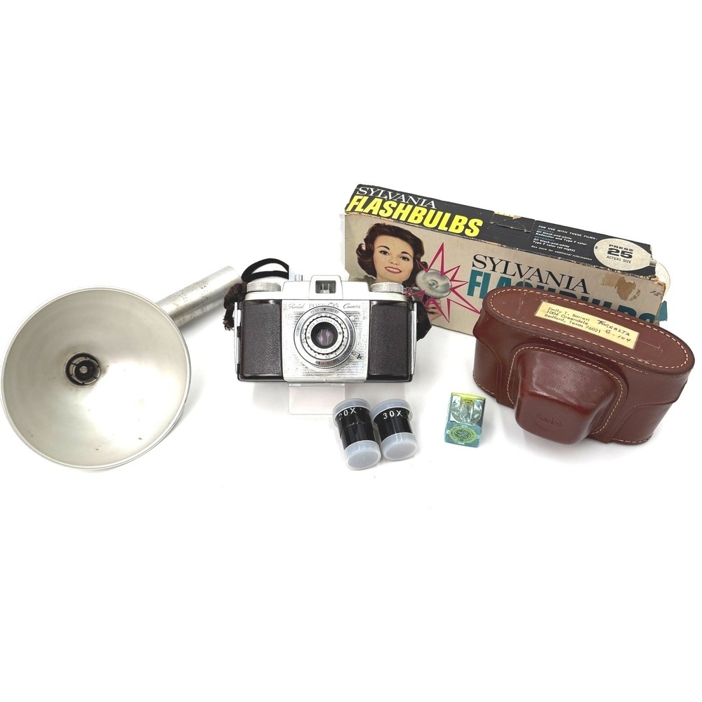 Vintage Kodak Pony 135 Model C 35mm Camera Sylvania Flashbulbs Case/UNTESTED